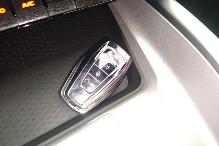 Used Geely Auto Preface 2025 Dongfang Yao 1.5TD Kunlun Edition Vehicle Key
