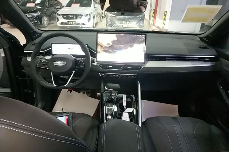 Used Geely Auto Preface 2025 Dongfang Yao 2.0TD Lanxing Edition Center Console