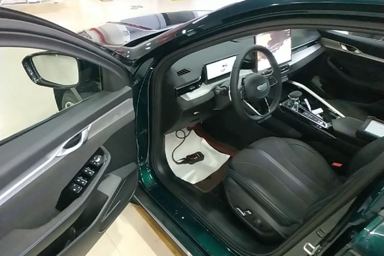 Used Geely Auto Preface 2025 Dongfang Yao 2.0TD Lanxing Edition Driver Seat