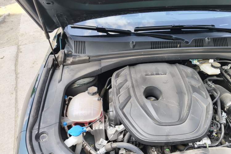 Used Geely Auto Preface 2025 Dongfang Yao 2.0TD Lanxing Edition Engine Bay Right
