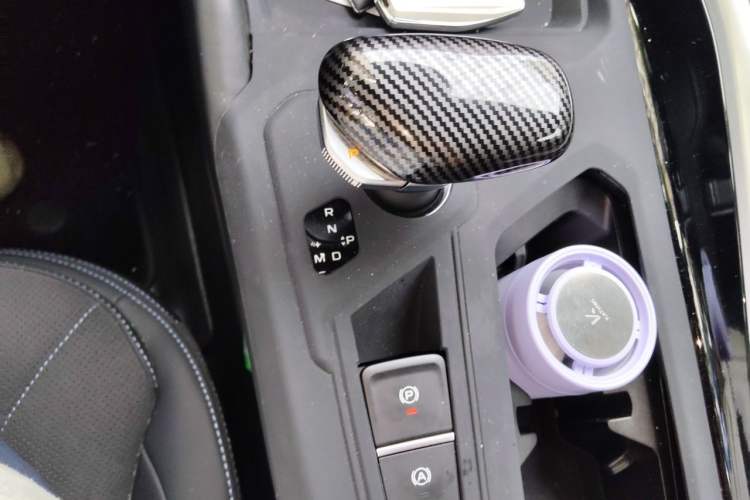 Used Geely Auto Preface 2025 Dongfang Yao 2.0TD Lanxing Edition Gear Lever