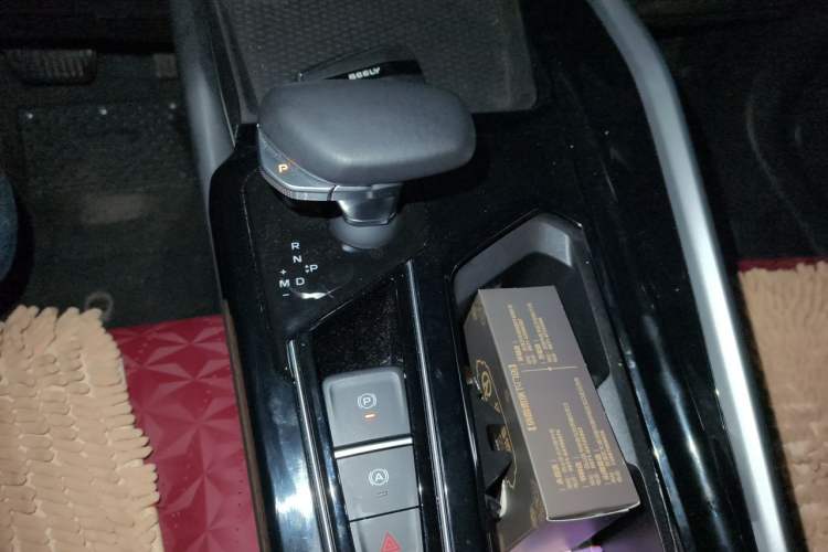 Used Geely Auto Preface 2025 Dongfang Yao 2.0TD Jin Chao Edition Gear Lever