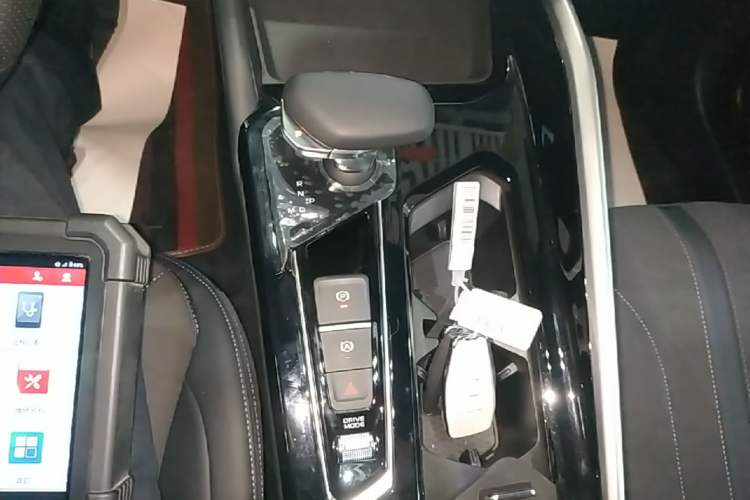 Used Geely Auto Preface 2025 Dongfang Yao 2.0TD Lanxing Edition Gear Lever