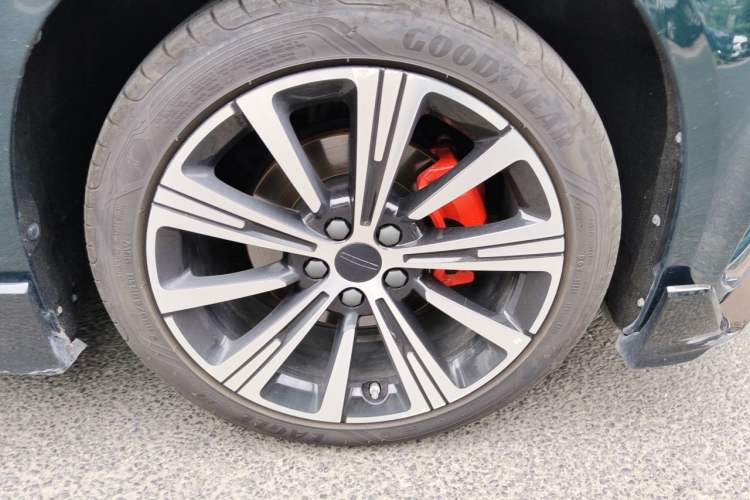 Used Geely Auto Preface 2025 Dongfang Yao 2.0TD Lanxing Edition Right Front Wheel Hub