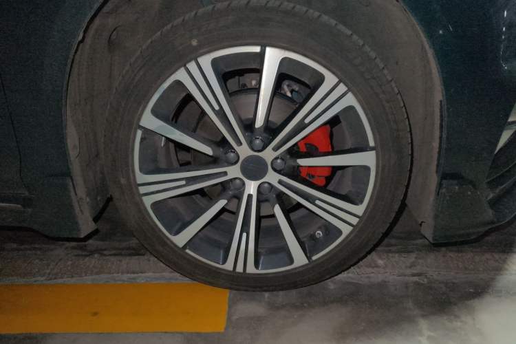 Used Geely Auto Preface 2025 Dongfang Yao 2.0TD Jin Chao Edition Right Front Wheel Hub