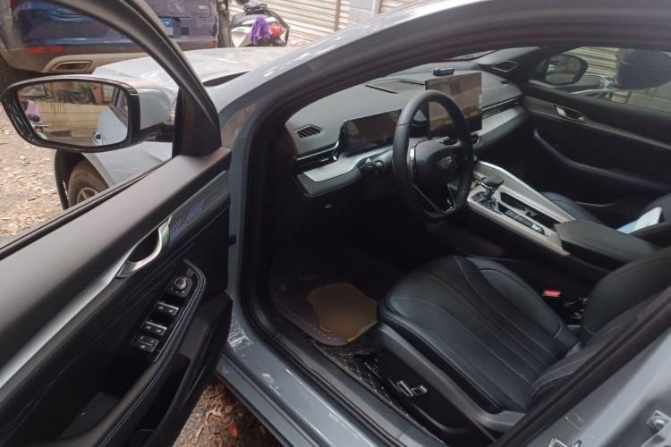 Used Geely Auto Preface 2025 Dongfang Yao 1.5TD Fuyao Edition Driver Seat