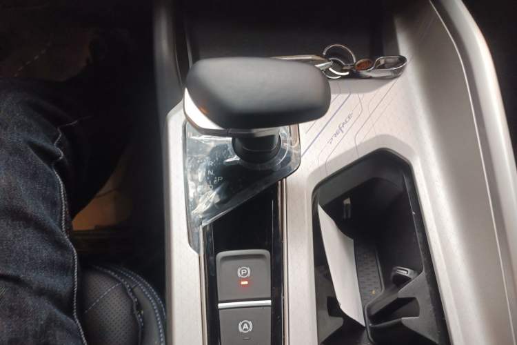 Used Geely Auto Preface 2025 Dongfang Yao 1.5TD Fuyao Edition Gear Lever