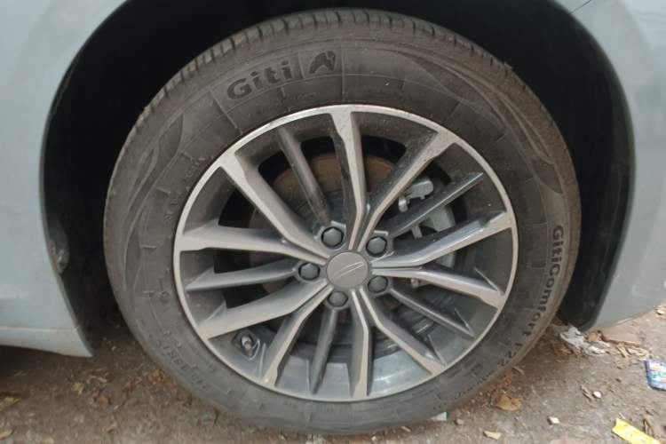 Used Geely Auto Preface 2025 Dongfang Yao 1.5TD Fuyao Edition Right Front Wheel Hub
