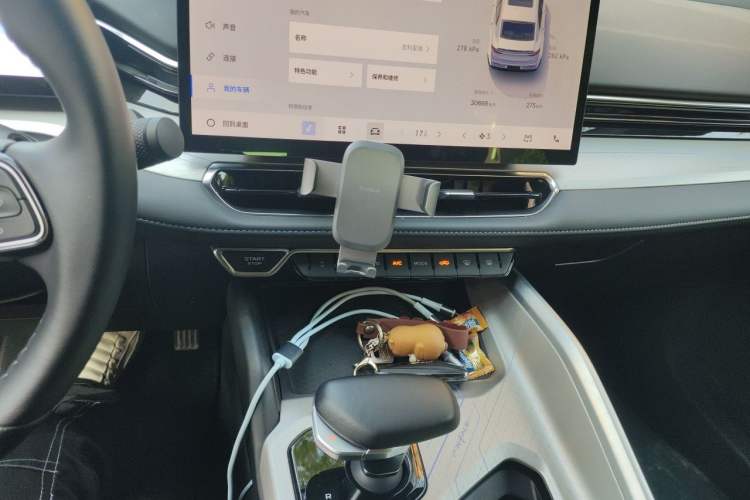 Used Geely Auto Preface 2025 Dongfang Yao 1.5TD Kunlun Edition Audio And AC Panel