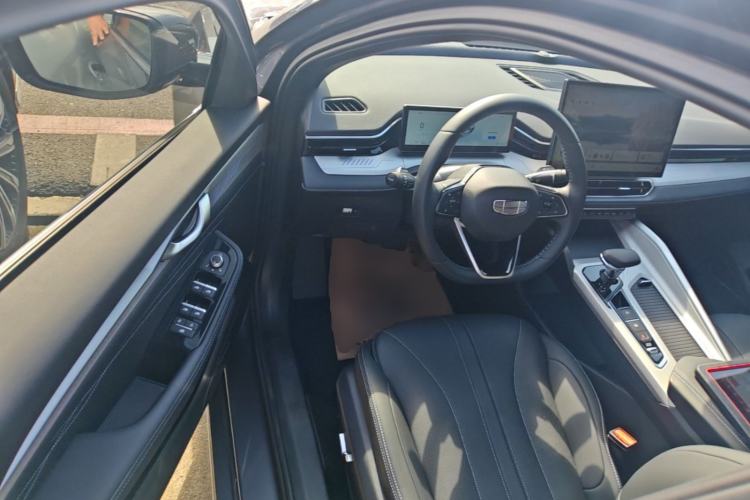 Used Geely Auto Preface 2025 Dongfang Yao 1.5TD Kunlun Edition Driver Seat