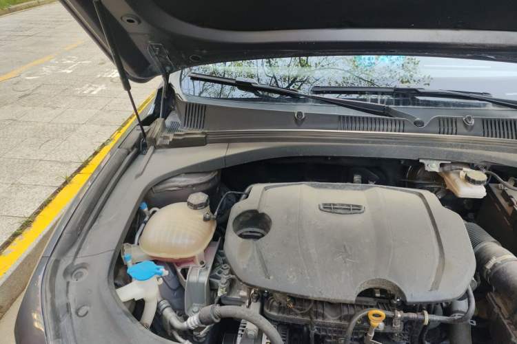 Used Geely Auto Preface 2025 Dongfang Yao 1.5TD Kunlun Edition Engine Bay Right