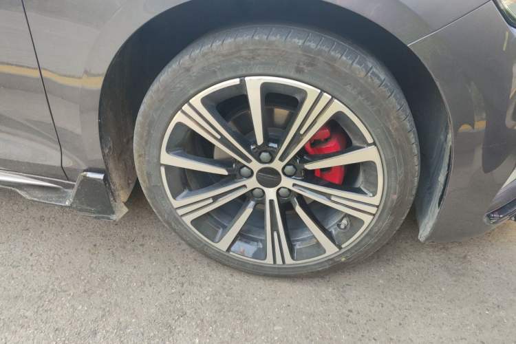 Used Geely Auto Preface 2025 Dongfang Yao 1.5TD Kunlun Edition Right Front Wheel Hub