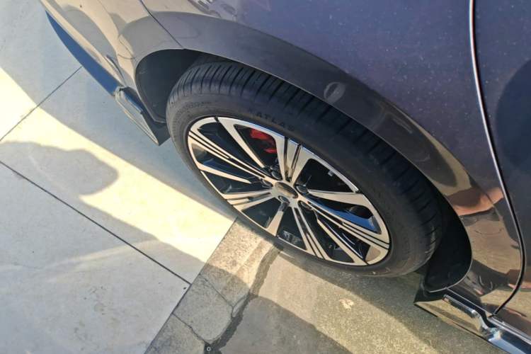 Used Geely Auto Preface 2025 Dongfang Yao 1.5TD Kunlun Edition Right Rear Wheel Hub