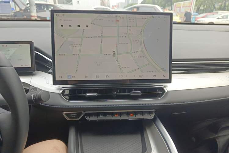Used Geely Auto Preface 2025 Dongfang Yao 1.5TD Kunlun Edition Audio And AC Panel
