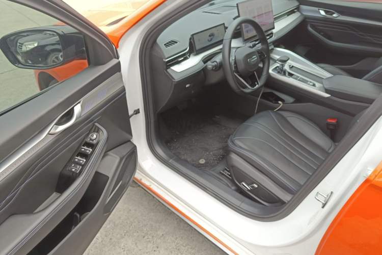 Used Geely Auto Preface 2025 Dongfang Yao 1.5TD Kunlun Edition Driver Seat