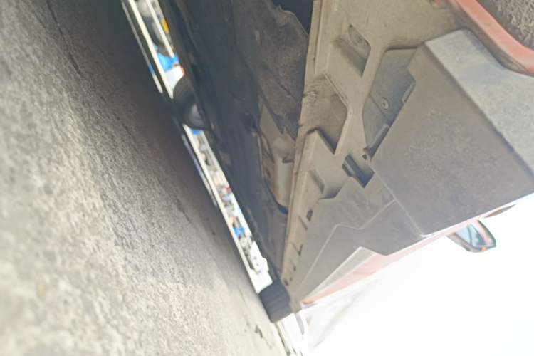 Used Geely Auto Preface 2025 Dongfang Yao 1.5TD Kunlun Edition Right Side Sill