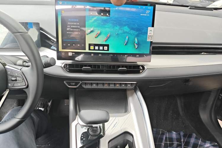 Used Geely Auto Preface 2025 Dongfang Yao 1.5TD Kunlun Edition Audio And AC Panel