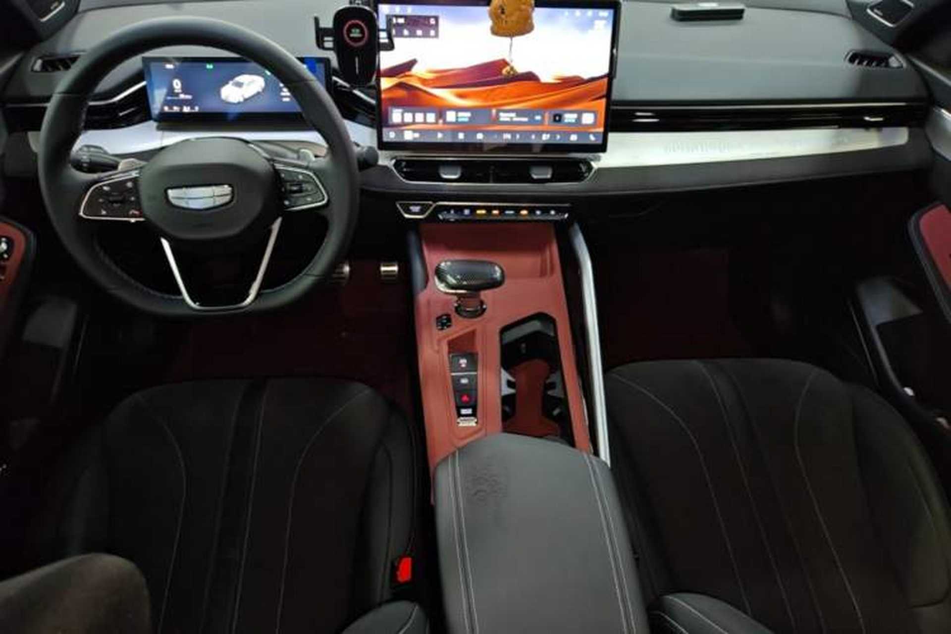 Used Geely Auto Preface 2025 Dongfang Yao 2.0TD Lanxing Edition Center Console