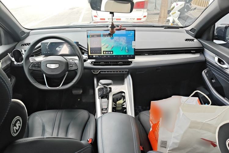 Used Geely Auto Preface 2025 Dongfang Yao 1.5TD Kunlun Edition Center Console