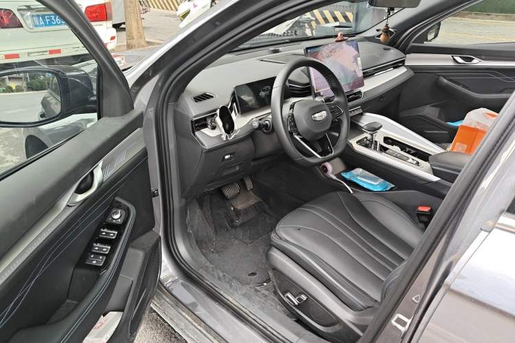 Used Geely Auto Preface 2025 Dongfang Yao 1.5TD Kunlun Edition Driver Seat