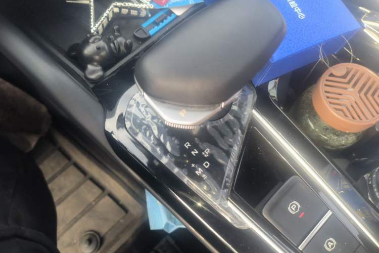 Used Geely Auto Preface 2025 Dongfang Yao 2.0TD Moonlight Edition Gear Lever