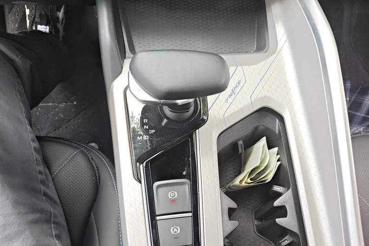 Used Geely Auto Preface 2025 Dongfang Yao 1.5TD Kunlun Edition Gear Lever