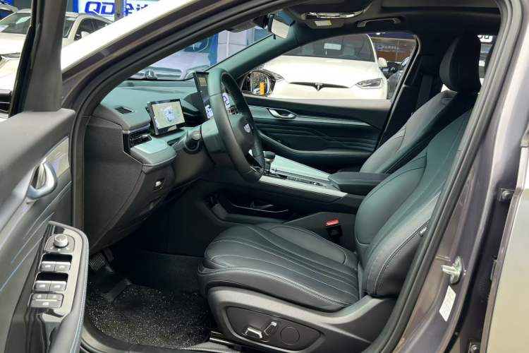 Used Geely Auto Preface 2025 Dongfang Yao 1.5TD Kunlun Edition Interior 2