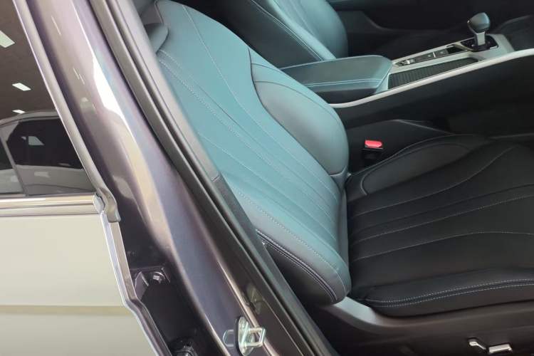 Used Geely Auto Preface 2025 Dongfang Yao 1.5TD Kunlun Edition Right Front Seat
