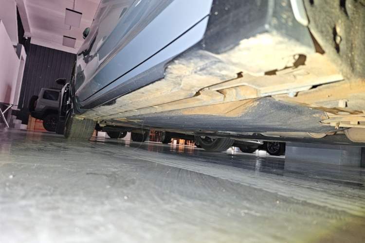 Used Geely Auto Preface 2025 Dongfang Yao 2.0TD Lanxing Edition Right Side Sill