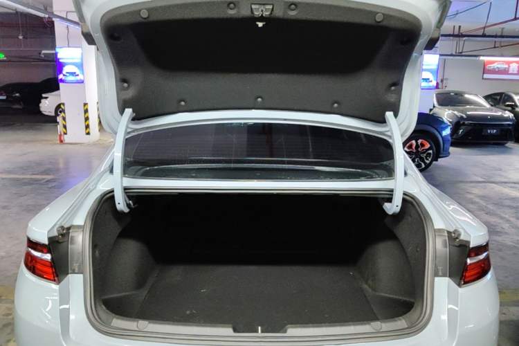 Used Geely Auto Preface 2025 Dongfang Yao 2.0TD Jin Chao Edition Trunk