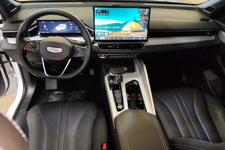 Used Geely Auto Preface 2025 Dongfang Yao 1.5TD Kunlun Edition Audio And AC Panel