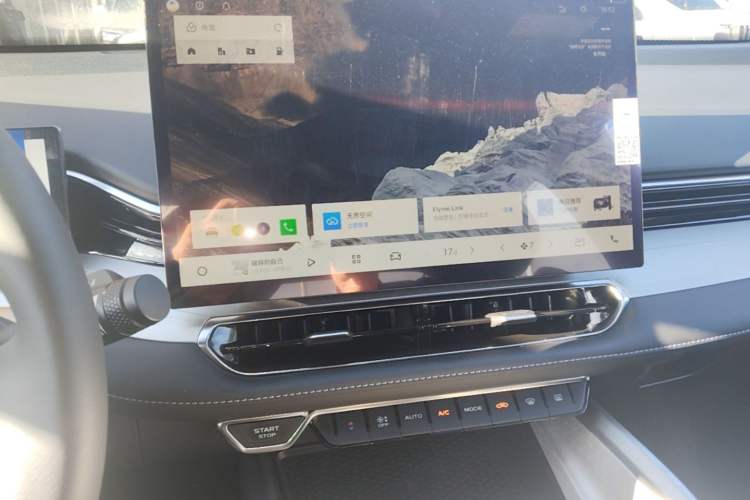Used Geely Auto Preface 2025 Dongfang Yao 1.5TD Fuyao Edition Audio And AC Panel