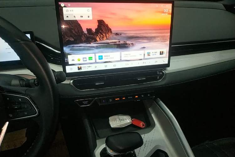Used Geely Auto Preface 2025 Dongfang Yao 1.5TD Kunlun Edition Audio And AC Panel