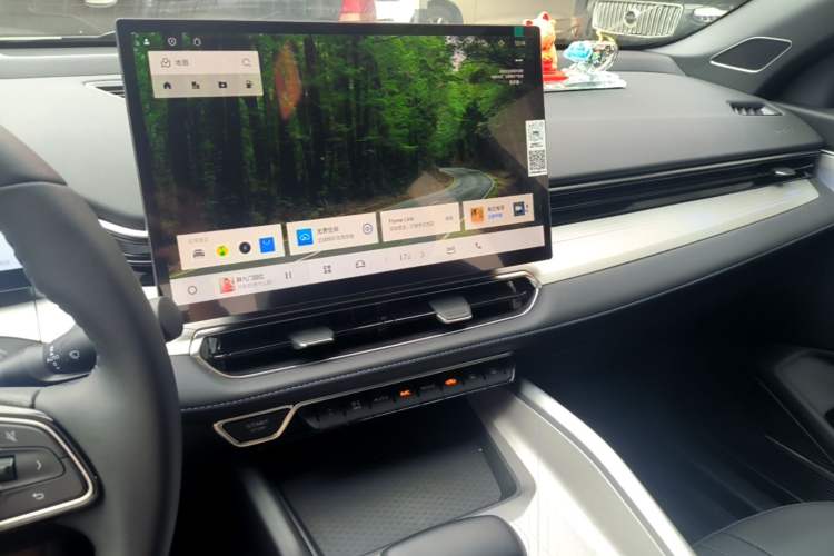 Used Geely Auto Preface 2025 Dongfang Yao 1.5TD Fuyao Edition Audio And AC Panel