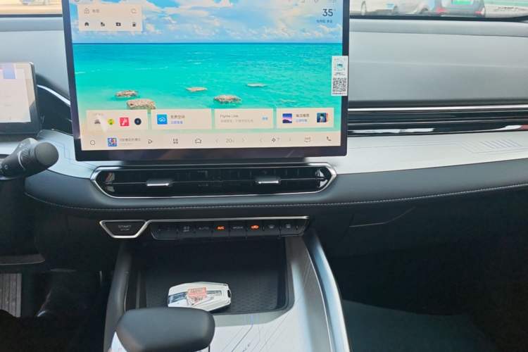 Used Geely Auto Preface 2025 Dongfang Yao 1.5TD Fuyao Edition Audio And AC Panel