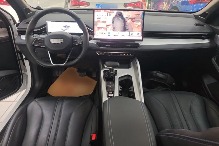 Used Geely Auto Preface 2025 Dongfang Yao 1.5TD Kunlun Edition Center Console