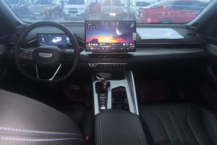 Used Geely Auto Preface 2025 Dongfang Yao 1.5TD Fuyao Edition Center Console