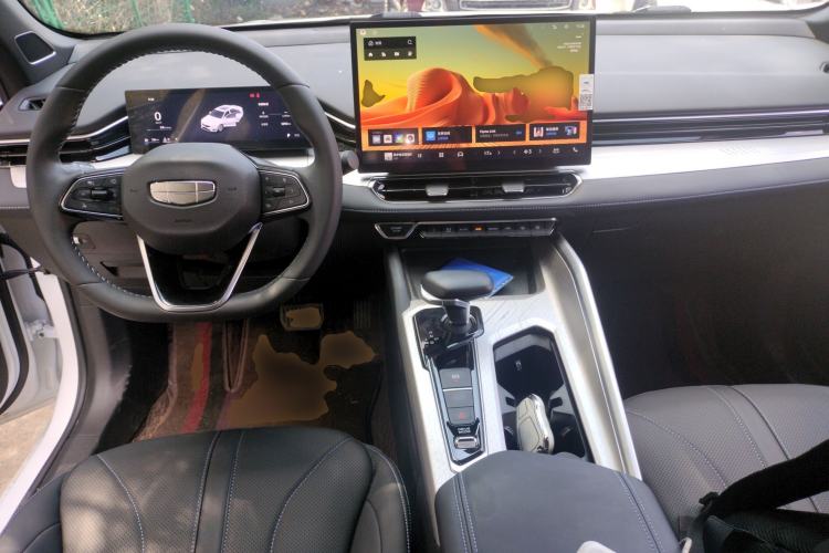 Used Geely Auto Preface 2025 Dongfang Yao 1.5TD Kunlun Edition Center Console