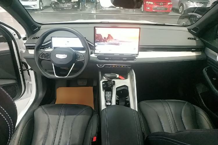 Used Geely Auto Preface 2025 Dongfang Yao 1.5TD Kunlun Edition Center Console
