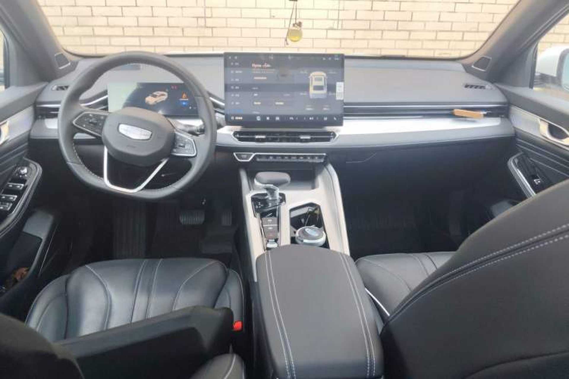 Used Geely Auto Preface 2025 Dongfang Yao 1.5TD Kunlun Edition Center Console