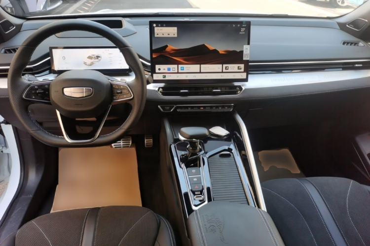 Used Geely Auto Preface 2025 Dongfang Yao 2.0TD Moonlight Edition Center Console