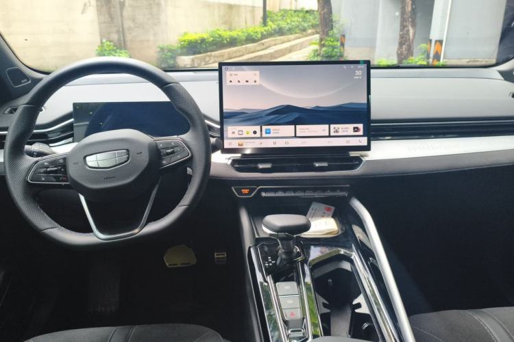 Used Geely Auto Preface 2025 Dongfang Yao 2.0TD Lanxing Edition Center Console