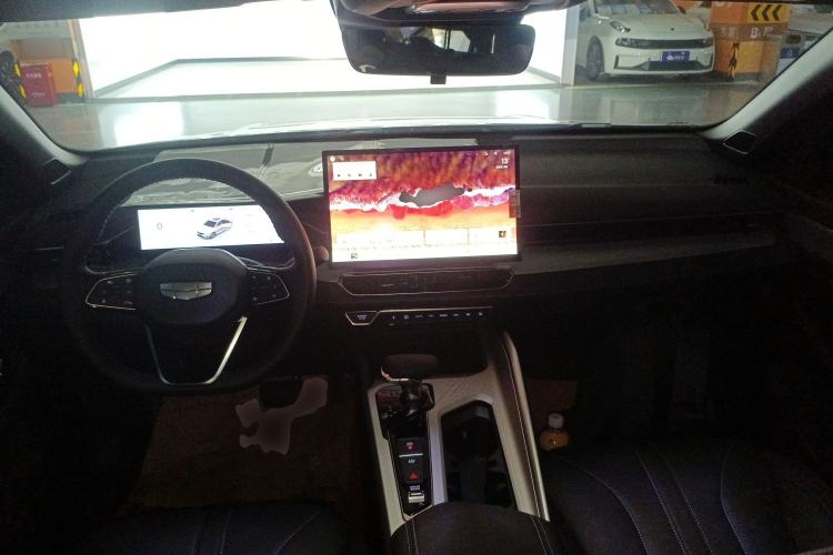 Used Geely Auto Preface 2025 Dongfang Yao 1.5TD Kunlun Edition Center Console