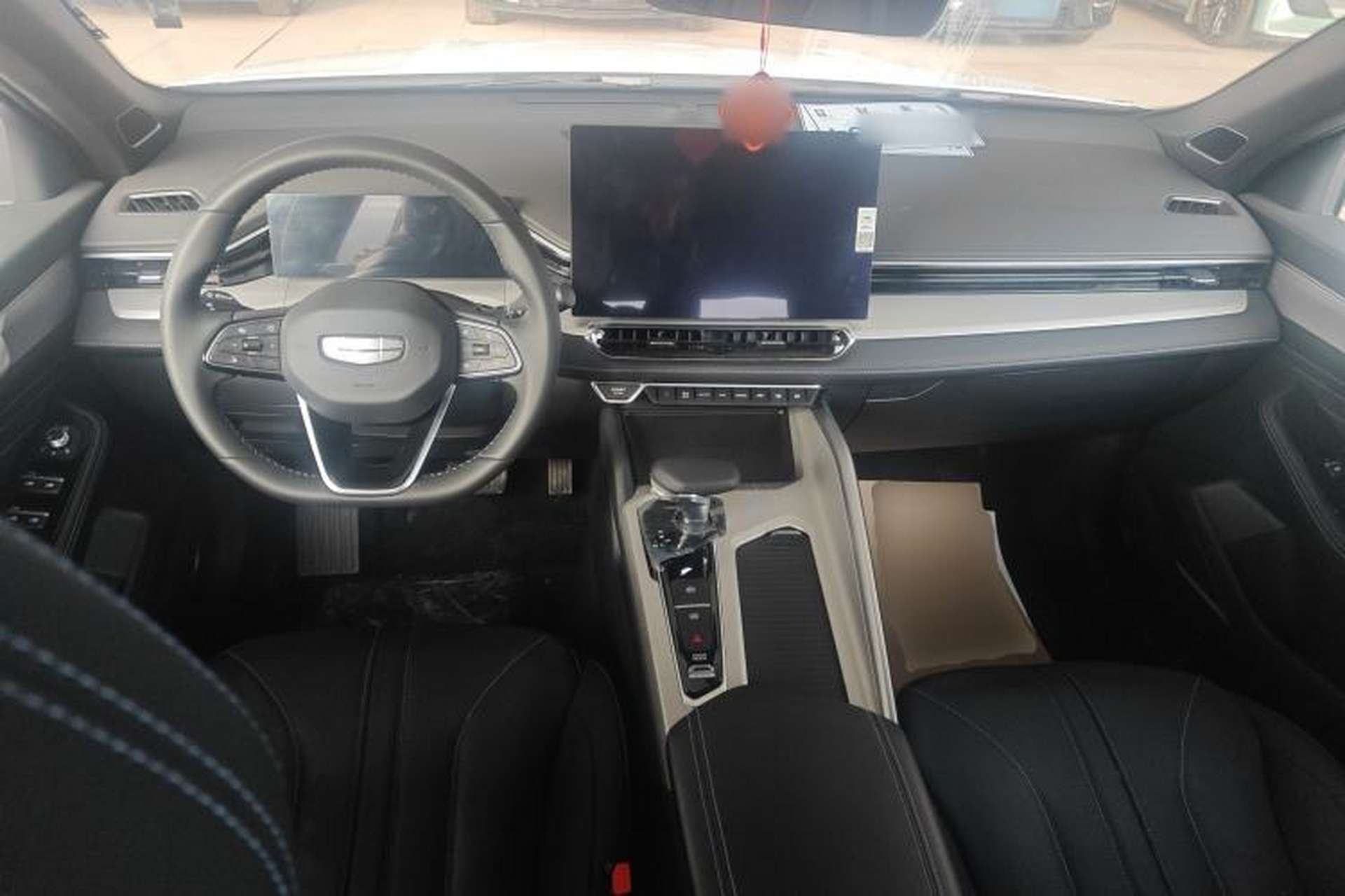 Used Geely Auto Preface 2025 Dongfang Yao 1.5TD Kunlun Edition Center Console