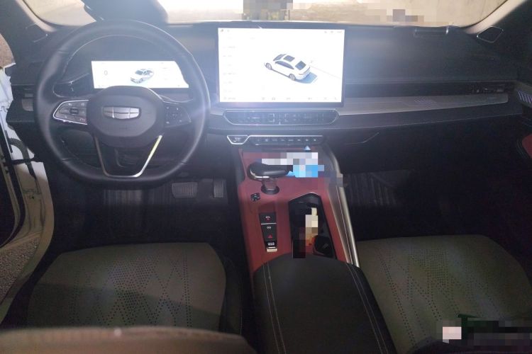 Used Geely Auto Preface 2025 Dongfang Yao 1.5TD Fuyao Edition Center Console