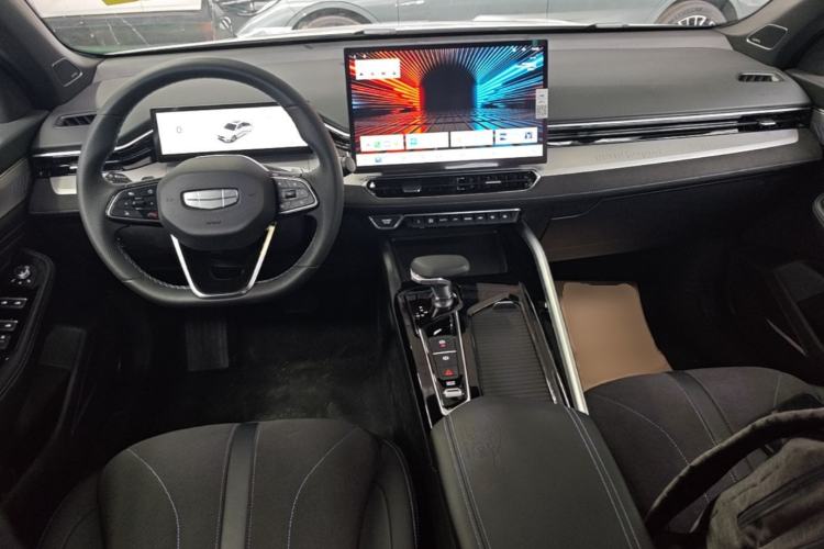 Used Geely Auto Preface 2025 Dongfang Yao 2.0TD Lanxing Edition Center Console