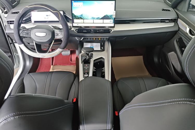 Used Geely Auto Preface 2025 Dongfang Yao 1.5TD Fuyao Edition Center Console