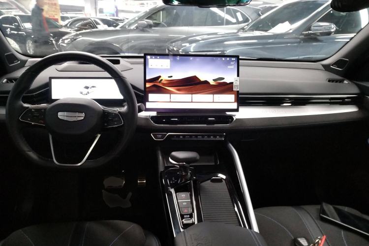 Used Geely Auto Preface 2025 Dongfang Yao 2.0TD Moonlight Edition Center Console