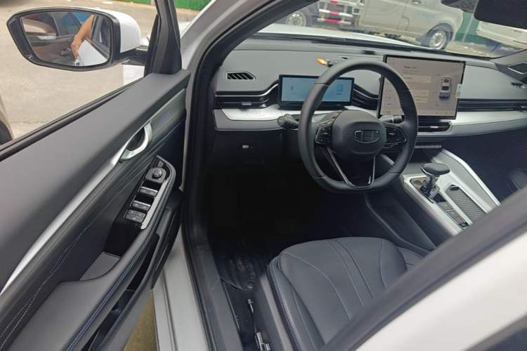 Used Geely Auto Preface 2025 Dongfang Yao 1.5TD Fuyao Edition Driver Seat