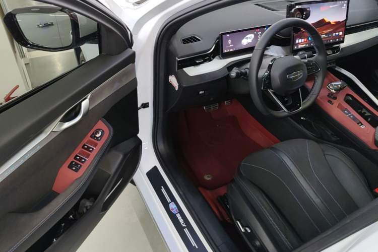 Used Geely Auto Preface 2025 Dongfang Yao 2.0TD Lanxing Edition Driver Seat